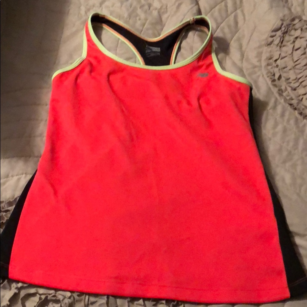 Medium New Balance Workout Top